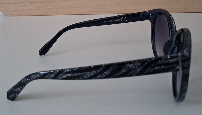 Lunettes de soleil noires zébrées argentées - photo numéro 3