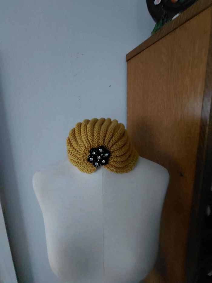 Très joli bonnet femme T U - photo numéro 3