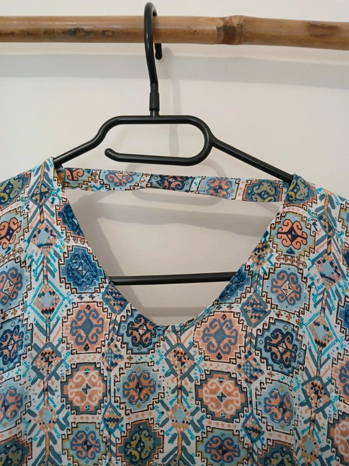 Jolie tunique à motifs, taille 38/40. - photo numéro 4