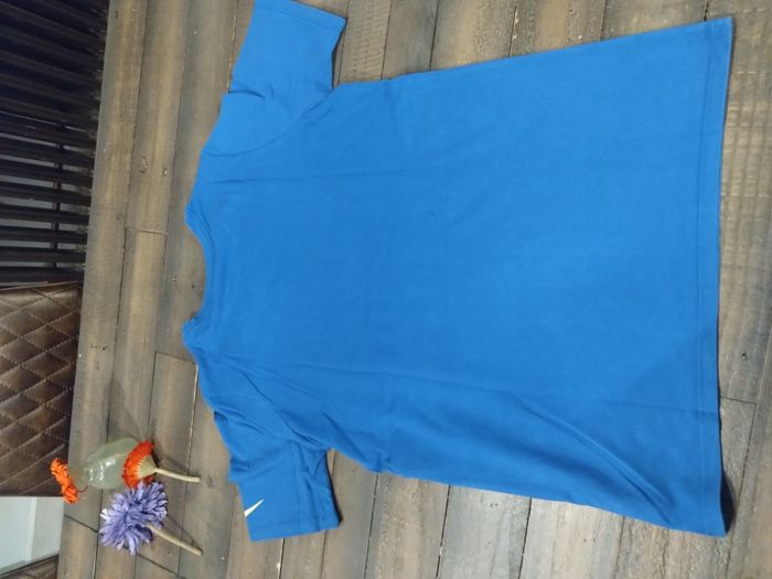 T-shirt Nike bleu garçon 16/18 ans – Manches courtes coton – Très bon état - photo numéro 3