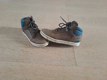 Chaussure garçon taille 33