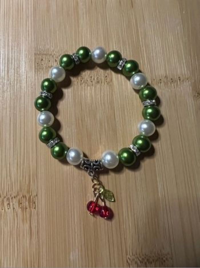 Bracelets à personnaliser avec charms et prénom