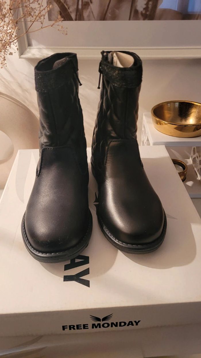 Bottes neuves cuir taille 27 - photo numéro 3