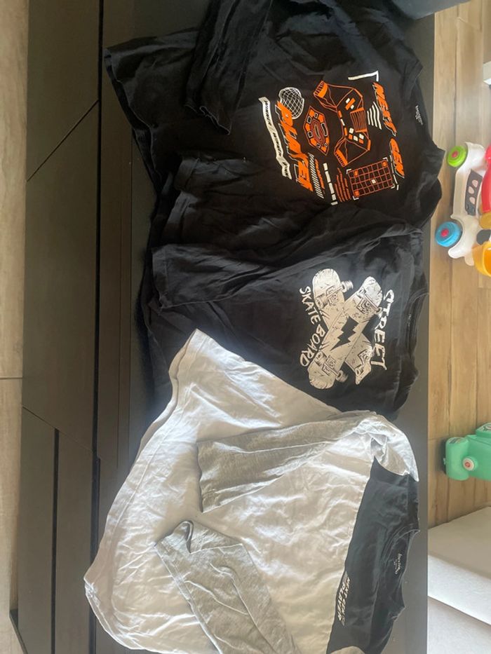 Lot 3 t shirt