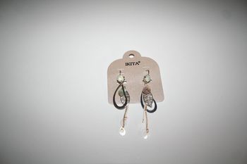 🌸Boucles d'oreilles argentées aux pampilles feuille et nacre  Neuves "Ikita" 🌸