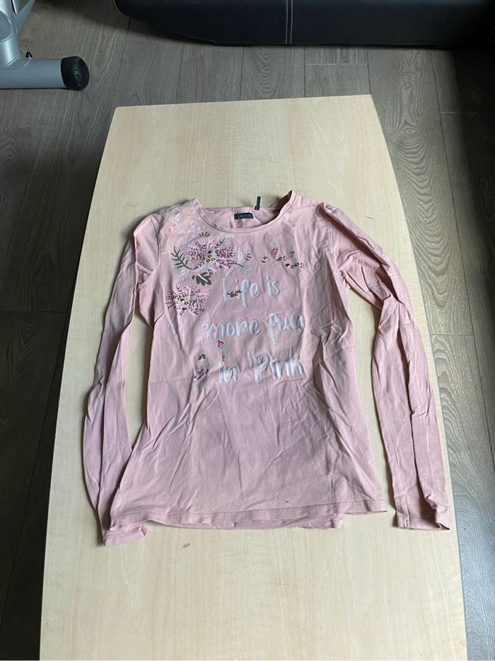 TEE shirt