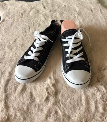 Basket basse noir et blanche taille 39 (0723)