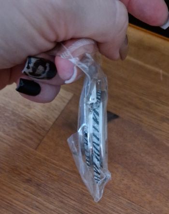 Boucles d'oreilles fantaisie couleur argent et noir neuves