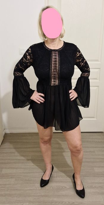 Superbe robe courte originale sexy transparente et dentelle et tulle