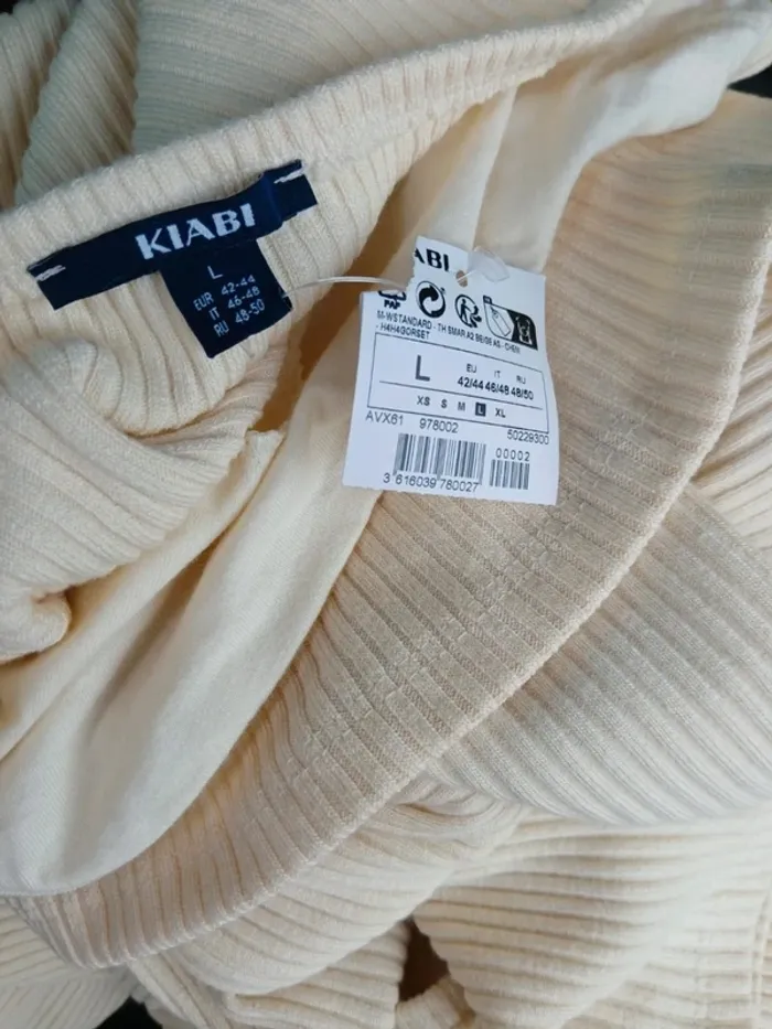 Haut epaules dénudées Neuf crème beige effet cottelé L - photo numéro 3
