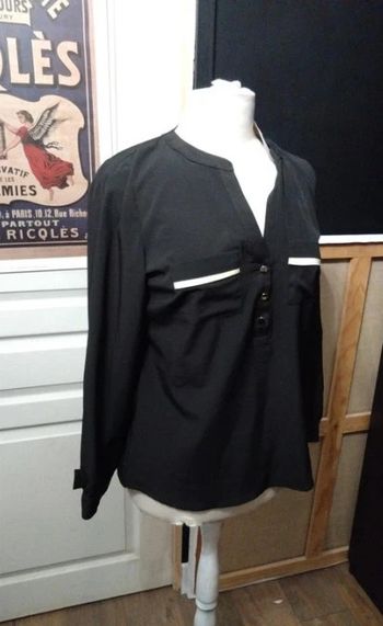 Blouse chemise noire t 38 neuve ambigante