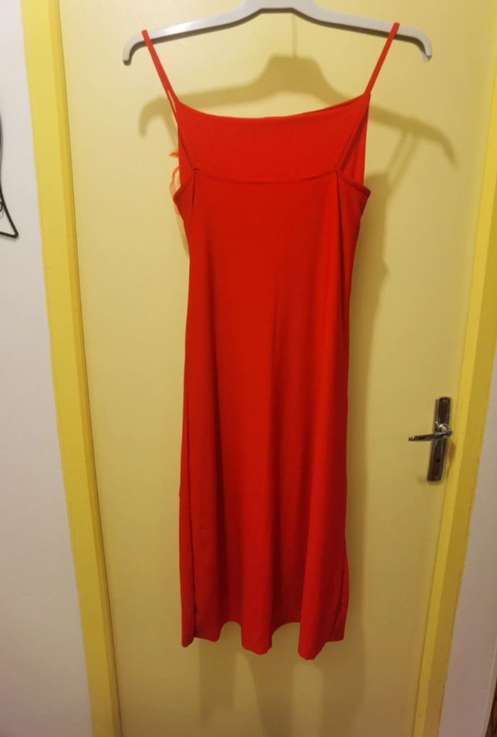 Robe rouge et sa broche - photo numéro 6