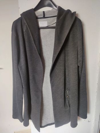Long gilet à capuche