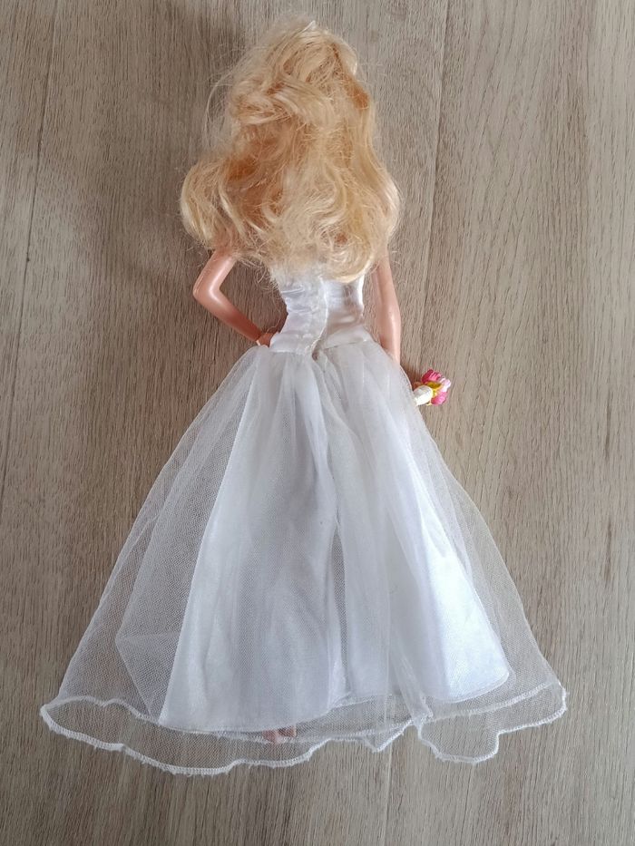 Barbie Mariée - photo numéro 5