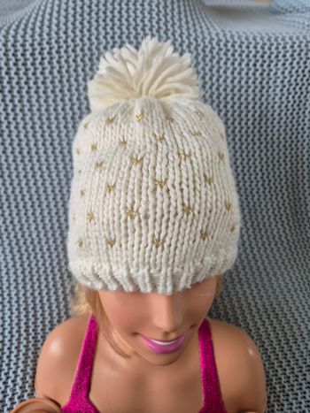 Bonnet blanc et or