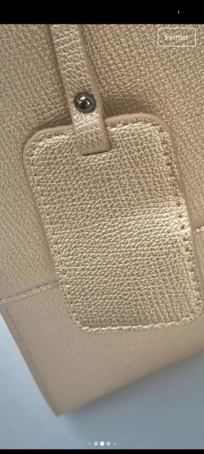 Sac à main doré avec bandoulière ajustable - photo numéro 5