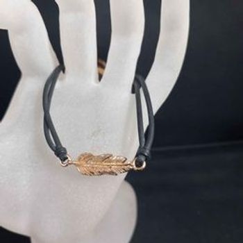 Bracelet avec plume