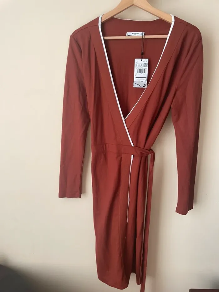 Robe cache coeur marron