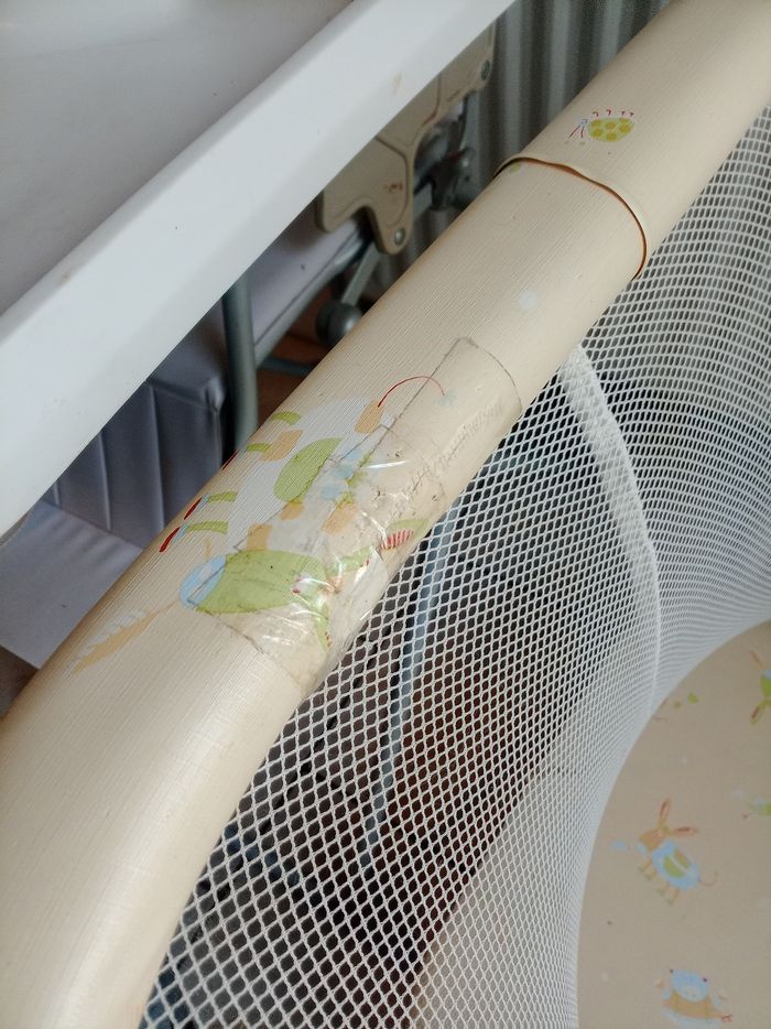 Chaise haute + parc avec matelas / tapis - photo numéro 4