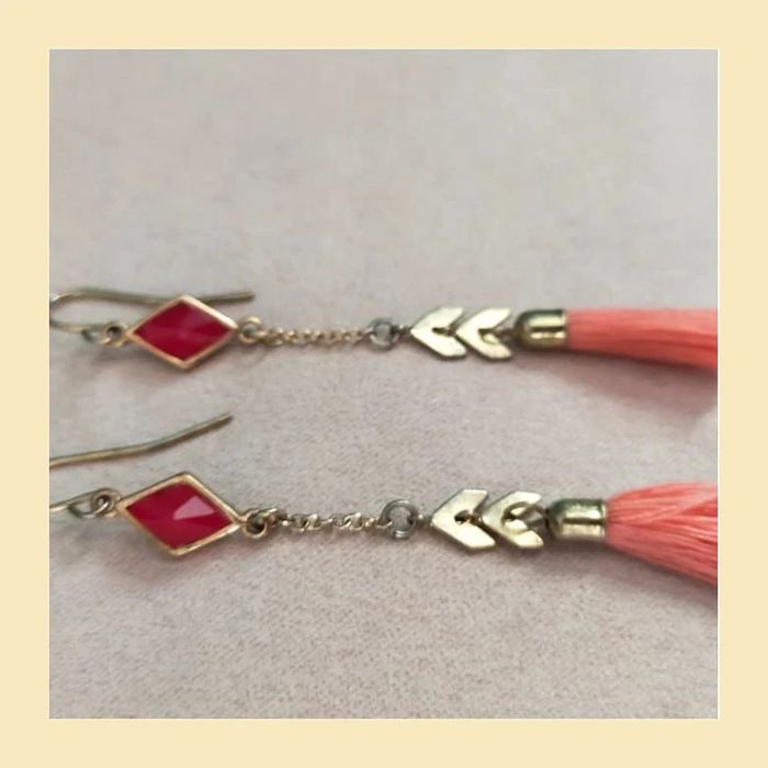 Boucles d’oreilles vintage pompons corail et perles géométriques - photo numéro 6