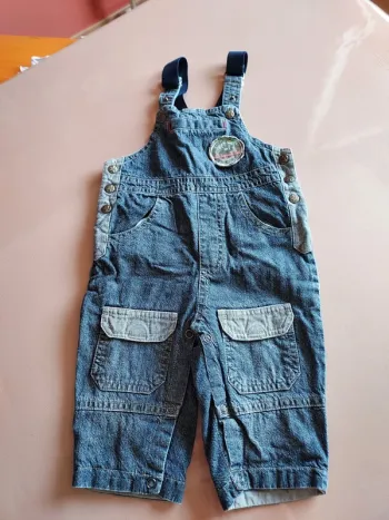 salopette en jeans 9 mois "petit pirate"