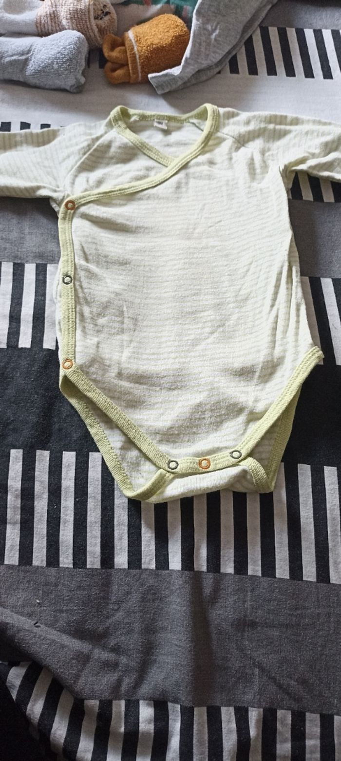 Vêtements bébé 6/9mois - photo numéro 2
