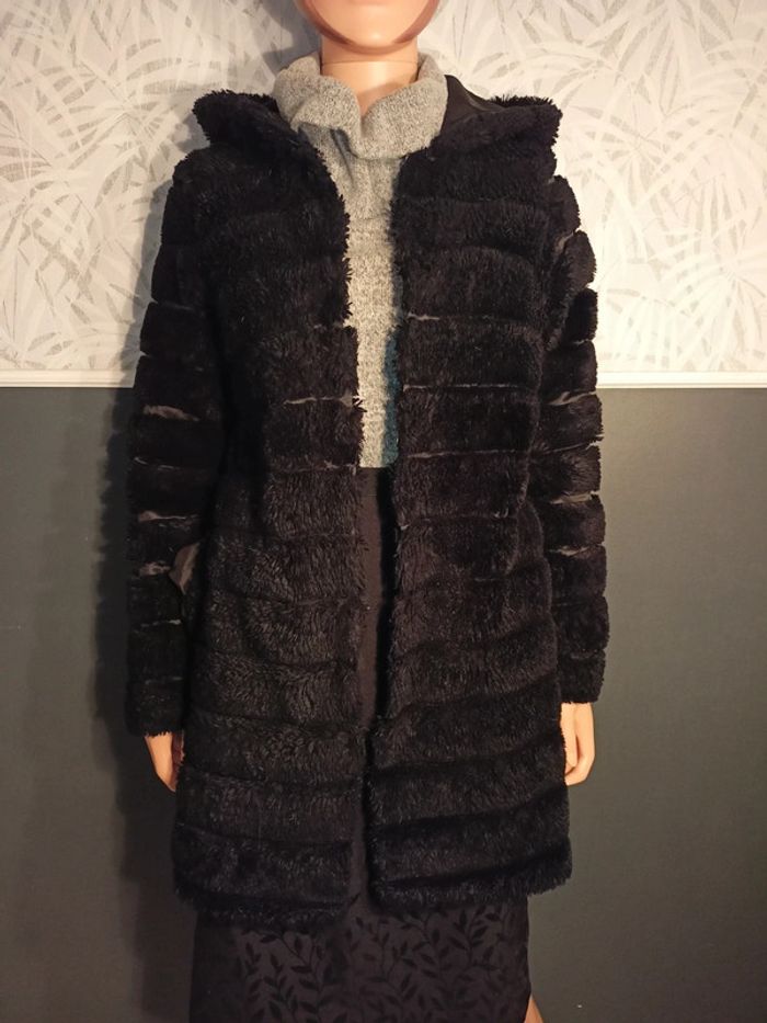 Manteau en fausse fourrure à capuche noir M(38/40) - photo numéro 4