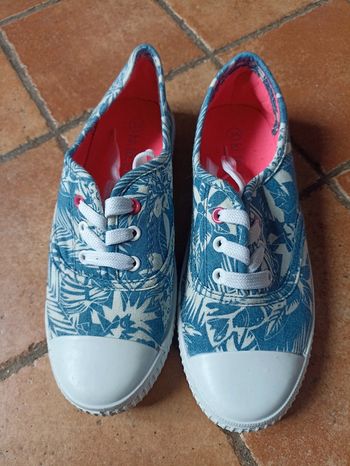 Basket bleu et blanche taille 34