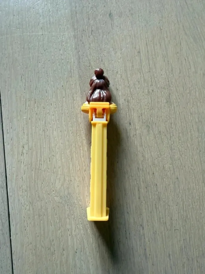 PEZ Disney Belle en robe jaune - photo numéro 3