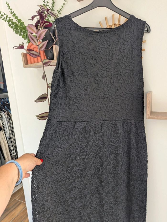 Robe noire en dentelle taille 44 - photo numéro 6