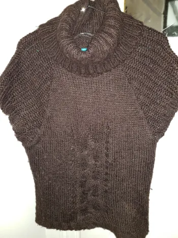 Pull sans manche, col roulé