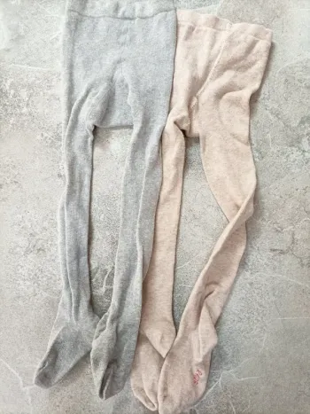 Deux paires de collants
