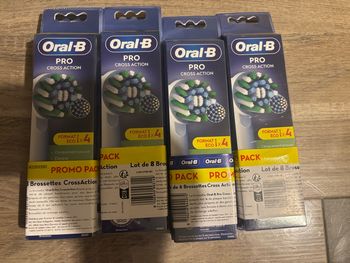 32 brossettes oral b neuf 
