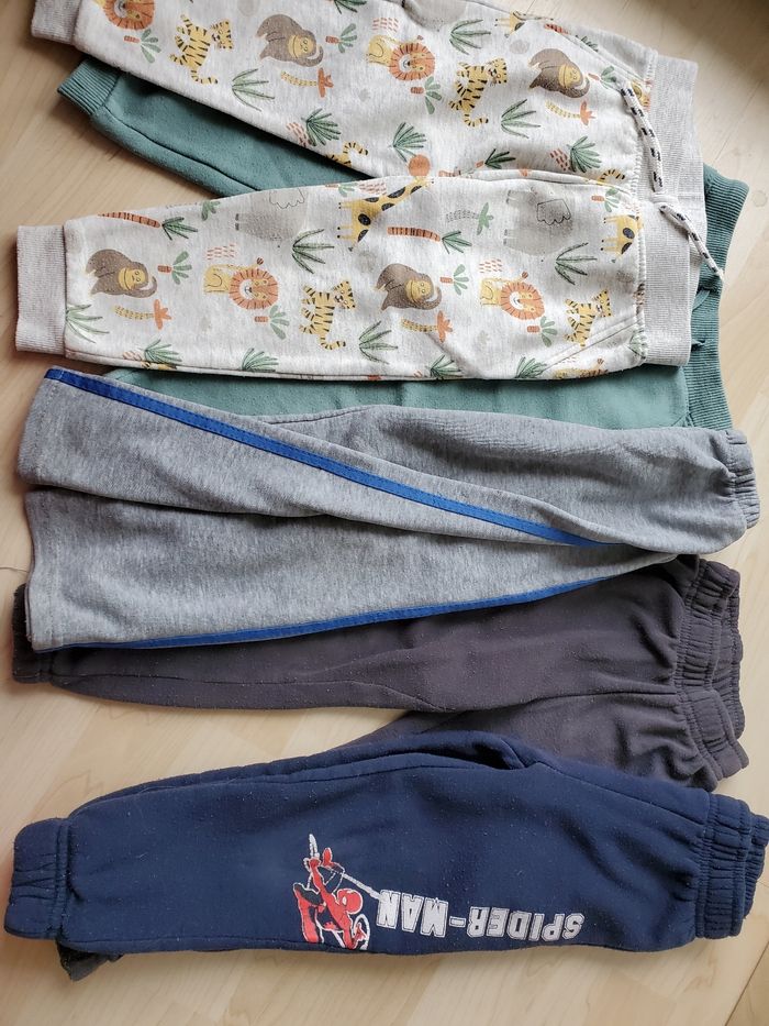 5 Joggings 3-4ans