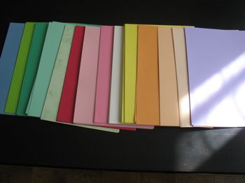 LOT DE 221 FEUILLES A4 - DIVERSES COULEURS - 90 GR ET 120 GR n°32