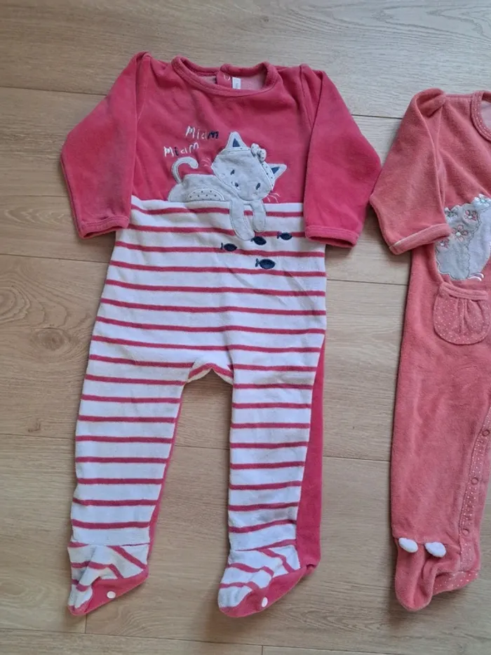 Lot pyjamas hiver 12/18m - photo numéro 3