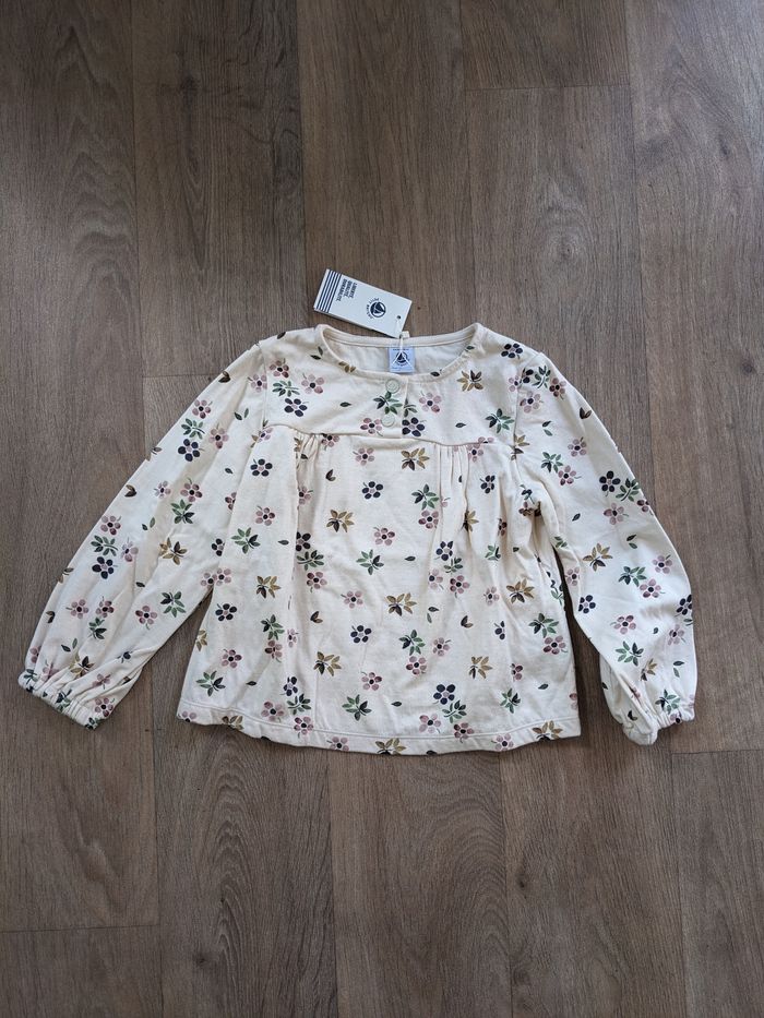 Blouse neuve avec étiquette petit bateau 6 ans - photo numéro 1