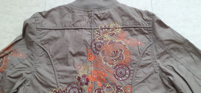 Veste  fille  8 ans - photo numéro 3