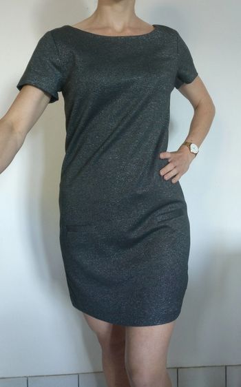 Robe grise à paillettes
