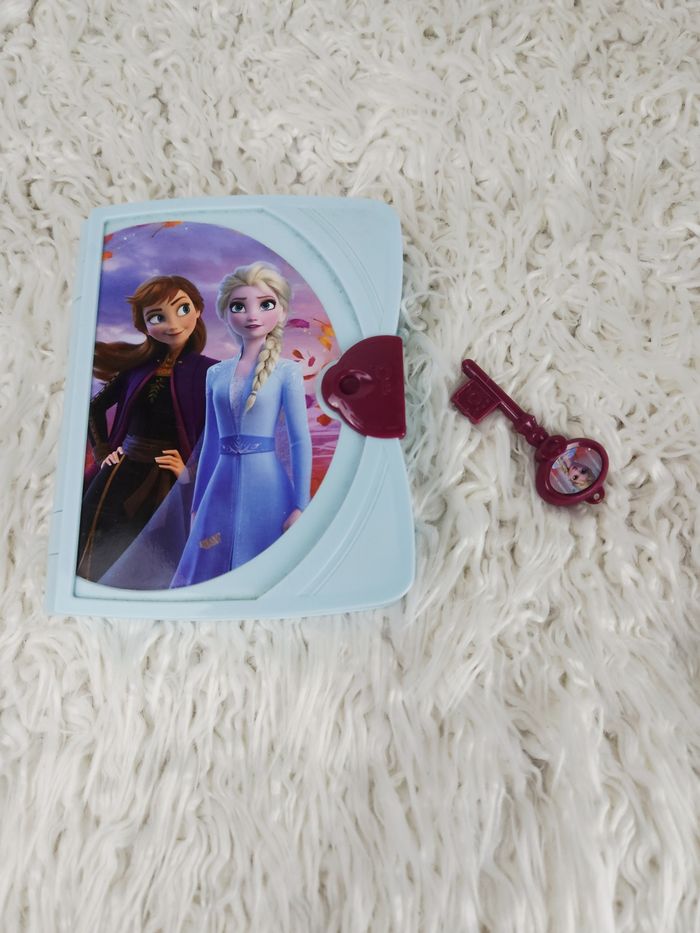 Journal intime électronique avec sa clé magique La reine des neiges Frozen 2 marque Lexibook 🎅