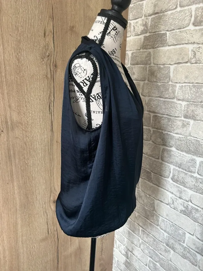 Blouse élégante sans manches couleur bleu nuit taille 40 - photo numéro 4