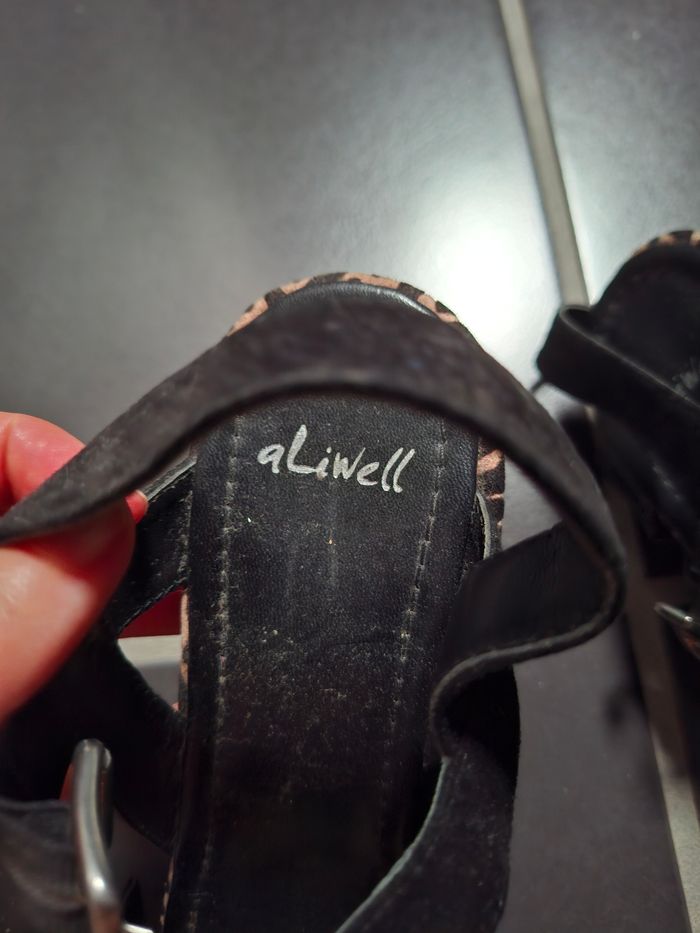 Nu pieds aliwell - photo numéro 4