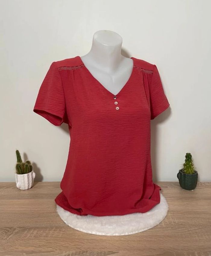 T-shirt rose à boutons Armand Thierry