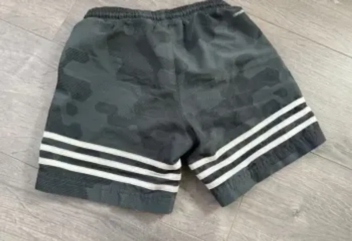 Short sport camouflage Adidas garçon 8 ans - photo numéro 9