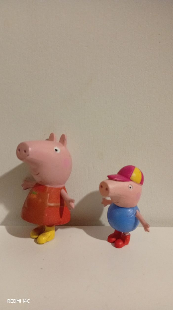 2 figurines miniatures Peppa Pig et George Pig