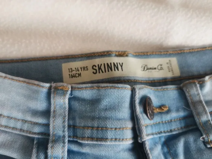 Short skinny 13 14 ans - photo numéro 3