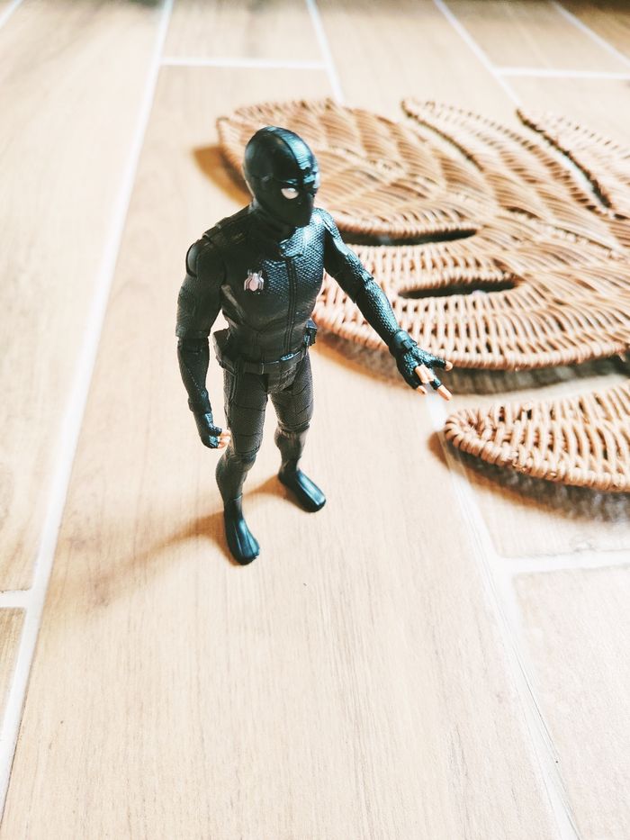 🦟 Spider-man figurine Avengers marvel Far from home Stealth suitJe vous souhaite une bonne réception et bonne soirée
A bientôt
Les trésors de Moshi 🐱 - photo numéro 3