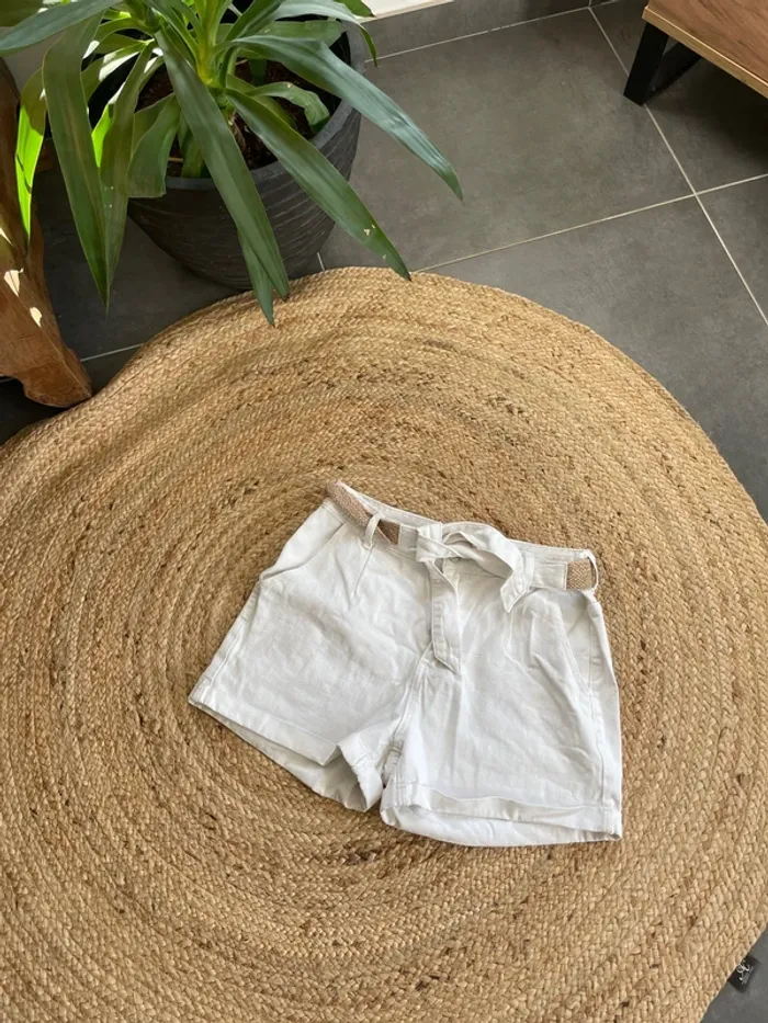 Short en jean blanc