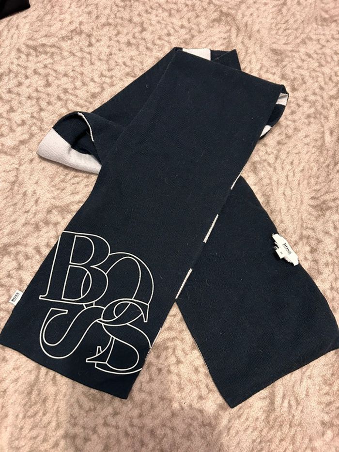 Écharpe Hugo boss enfant taille 1 - photo numéro 3