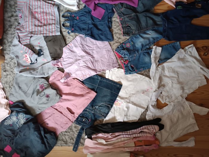 Lot de plus de 60 vêtements fille 18-24 mois en parfait état ou comme neuf. - photo numéro 3